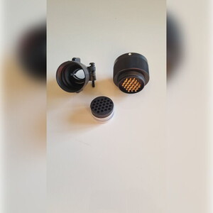  DCA3106F24-28P-D (R1)