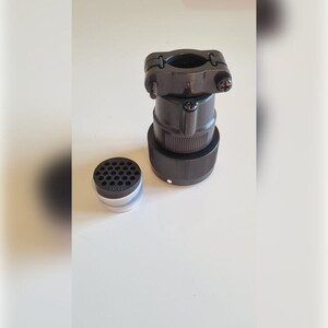  DCA3106F24-28P-D (R1)